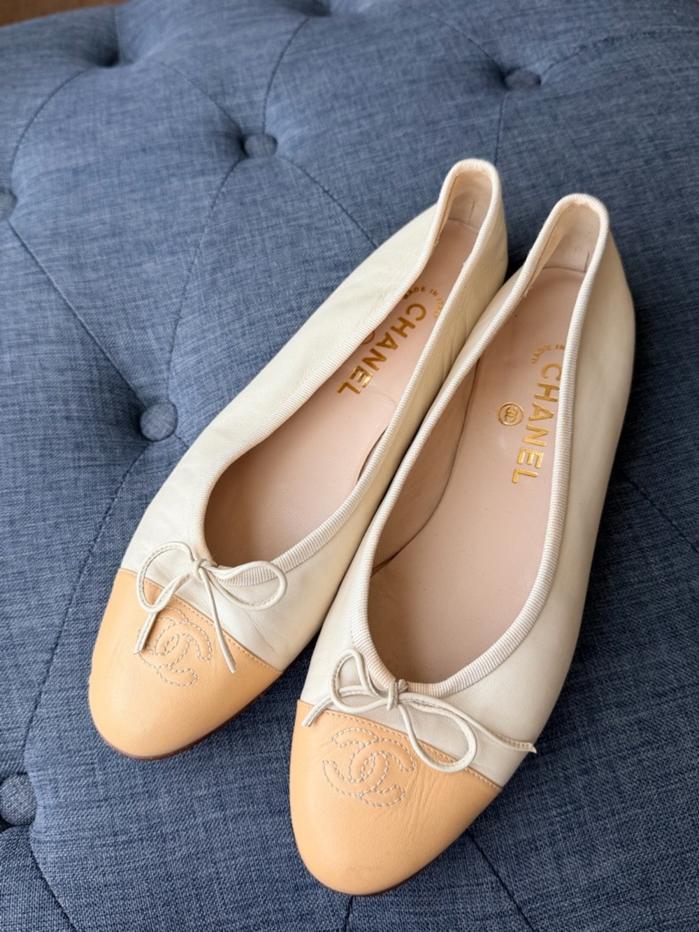 ❌❌❌ SOLD!!! CHANEL Vintage Cream & Beige Cap-Toe Leather Ballet Flats